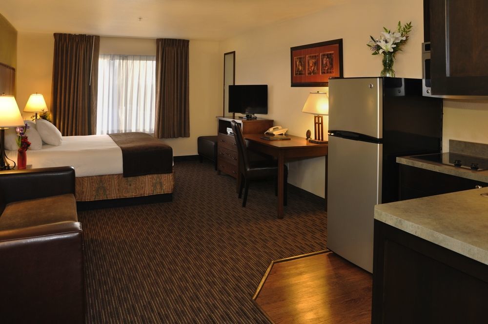 Oxford Suites Hermiston Exterior foto