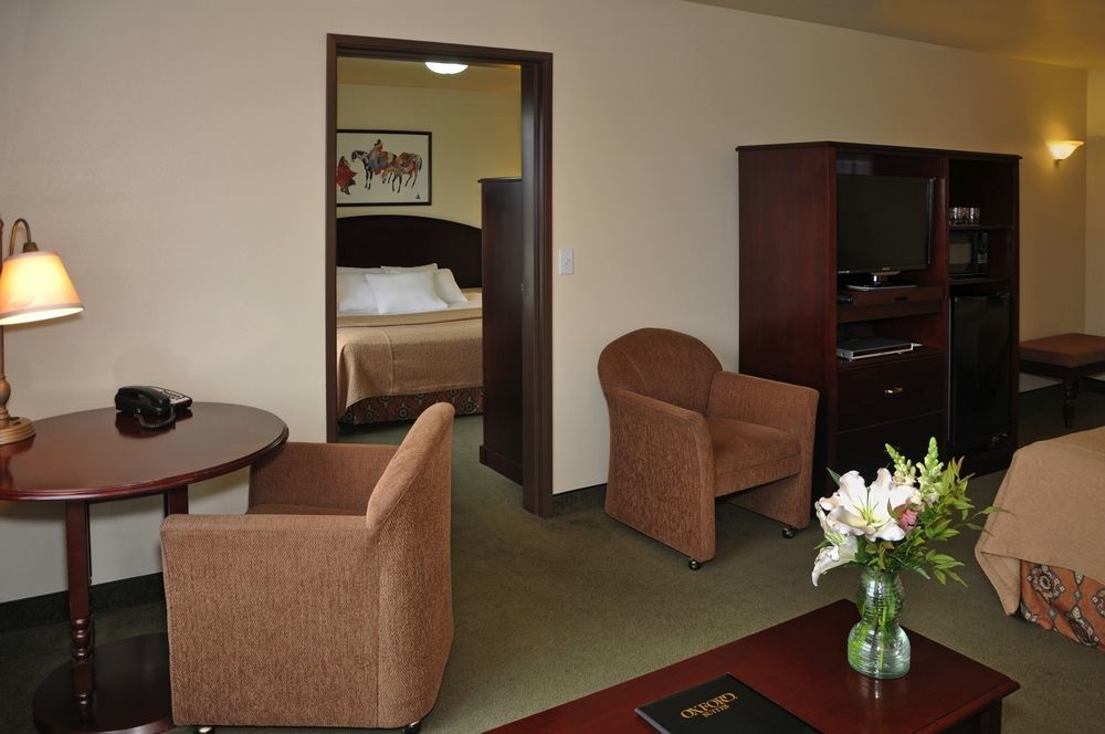 Oxford Suites Hermiston Exterior foto